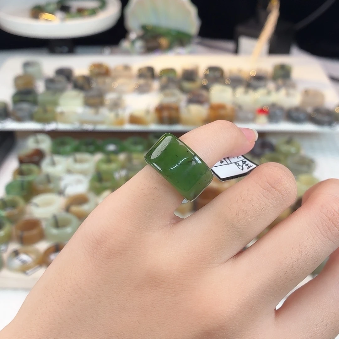 和田玉未镶嵌戒指x83碧绿圆切15.4不退换