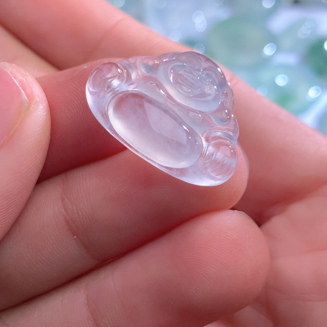 翡翠足金镶嵌颈饰缅甸