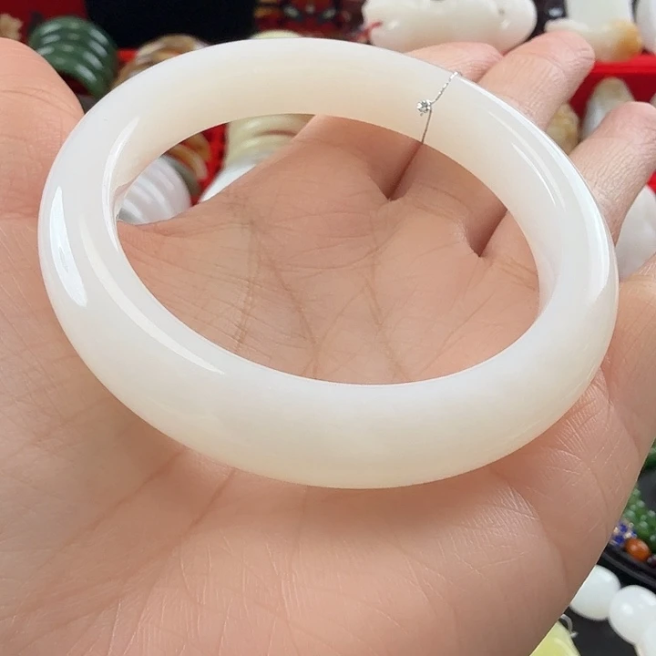 和田玉（白玉）未镶嵌手镯