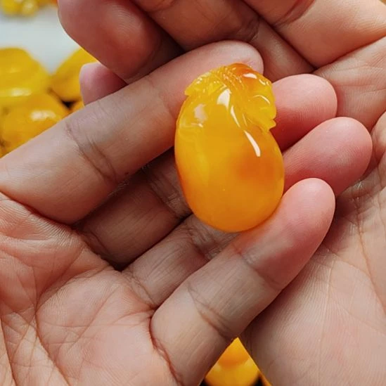 蜜蜡吊坠(赠链)未镶嵌