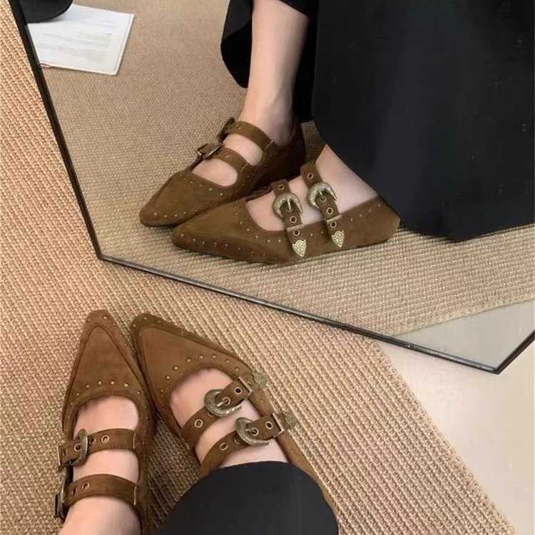 时尚尖头穆勒鞋女款秋季复古铆钉赫本风2025新款浅口单鞋通勤百搭
