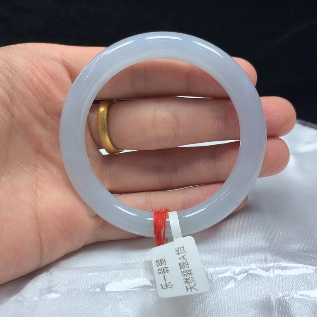 未镶嵌手镯（圆镯）翡翠51.8