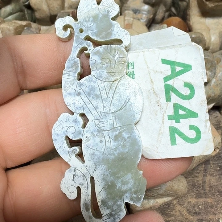 和田玉颈饰未镶嵌