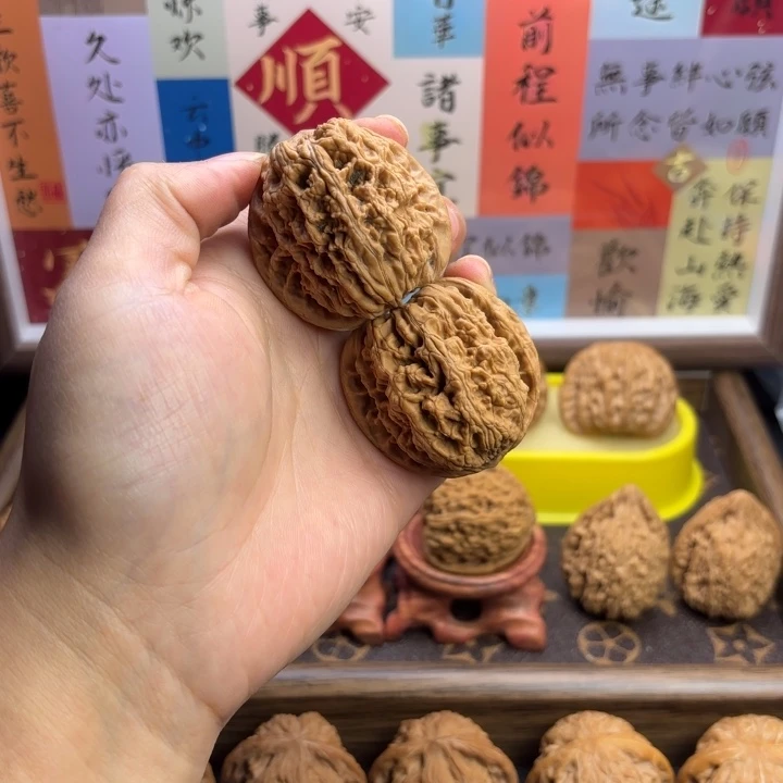 &***周把件文玩核桃将军榜