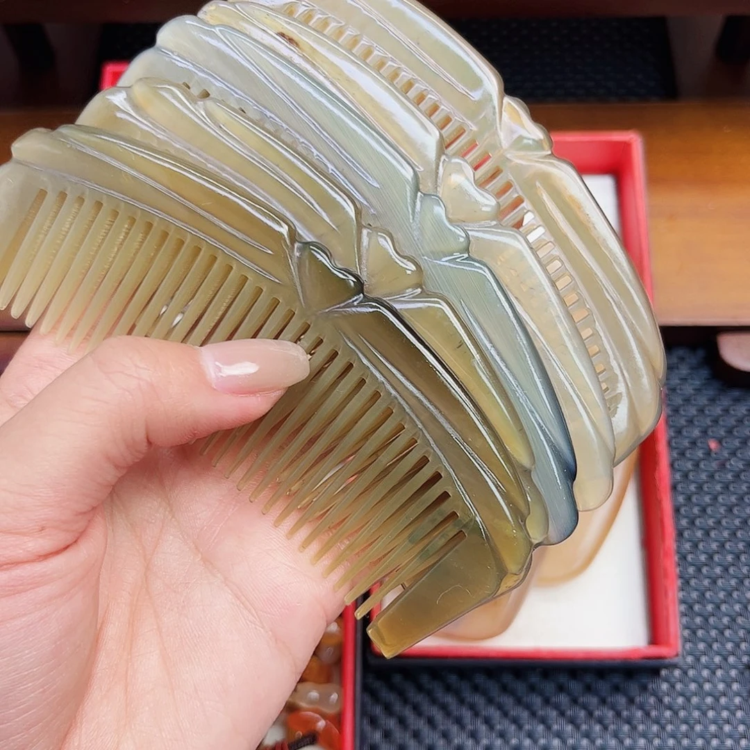 纯手工制作纯牛角梳子