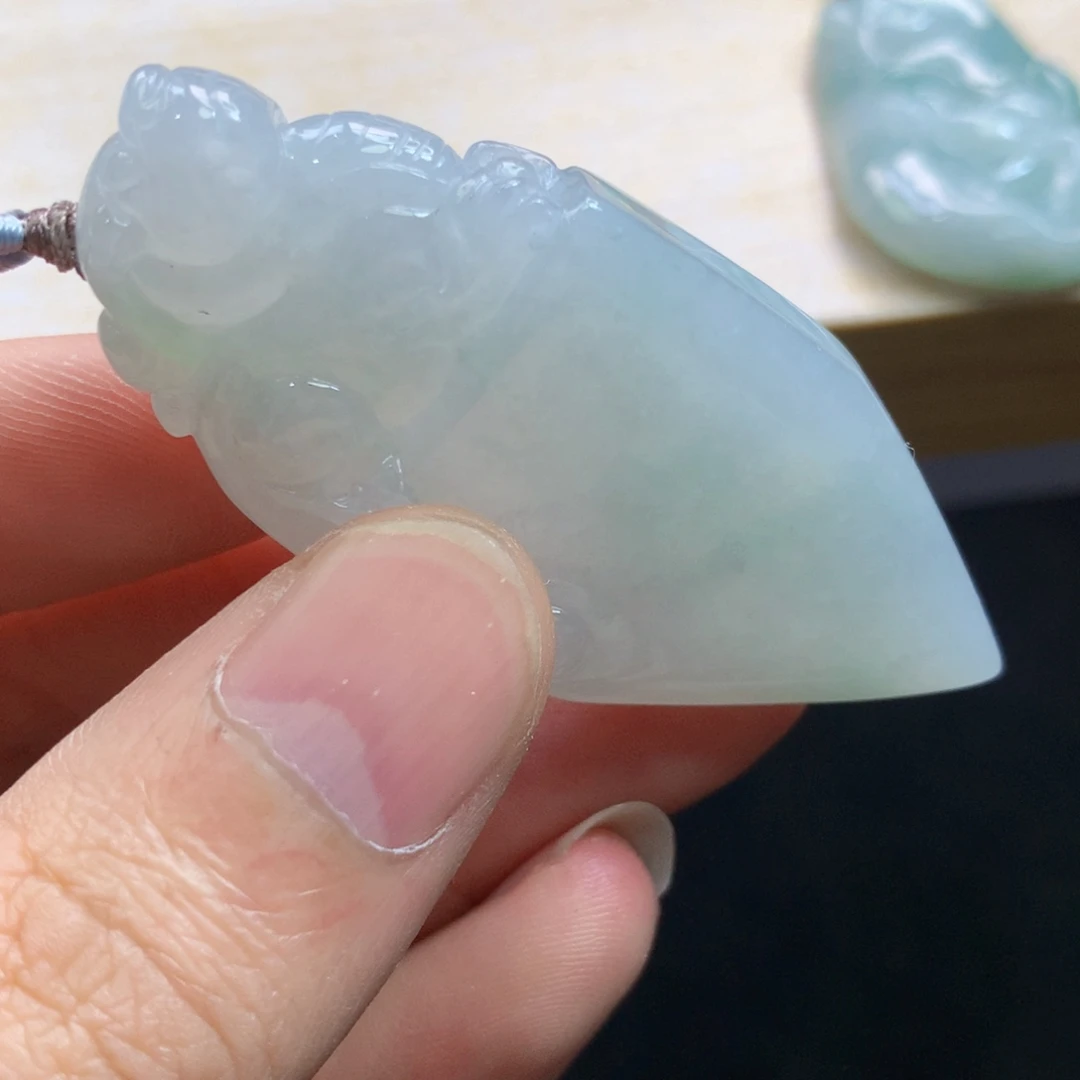 颈饰未镶嵌翡翠吊坠