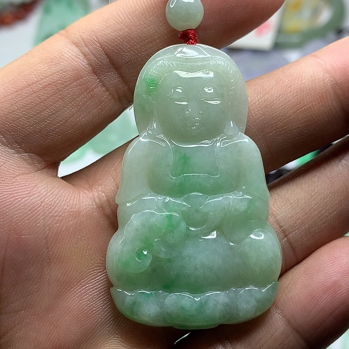 翡翠未镶嵌吊坠(赠链)