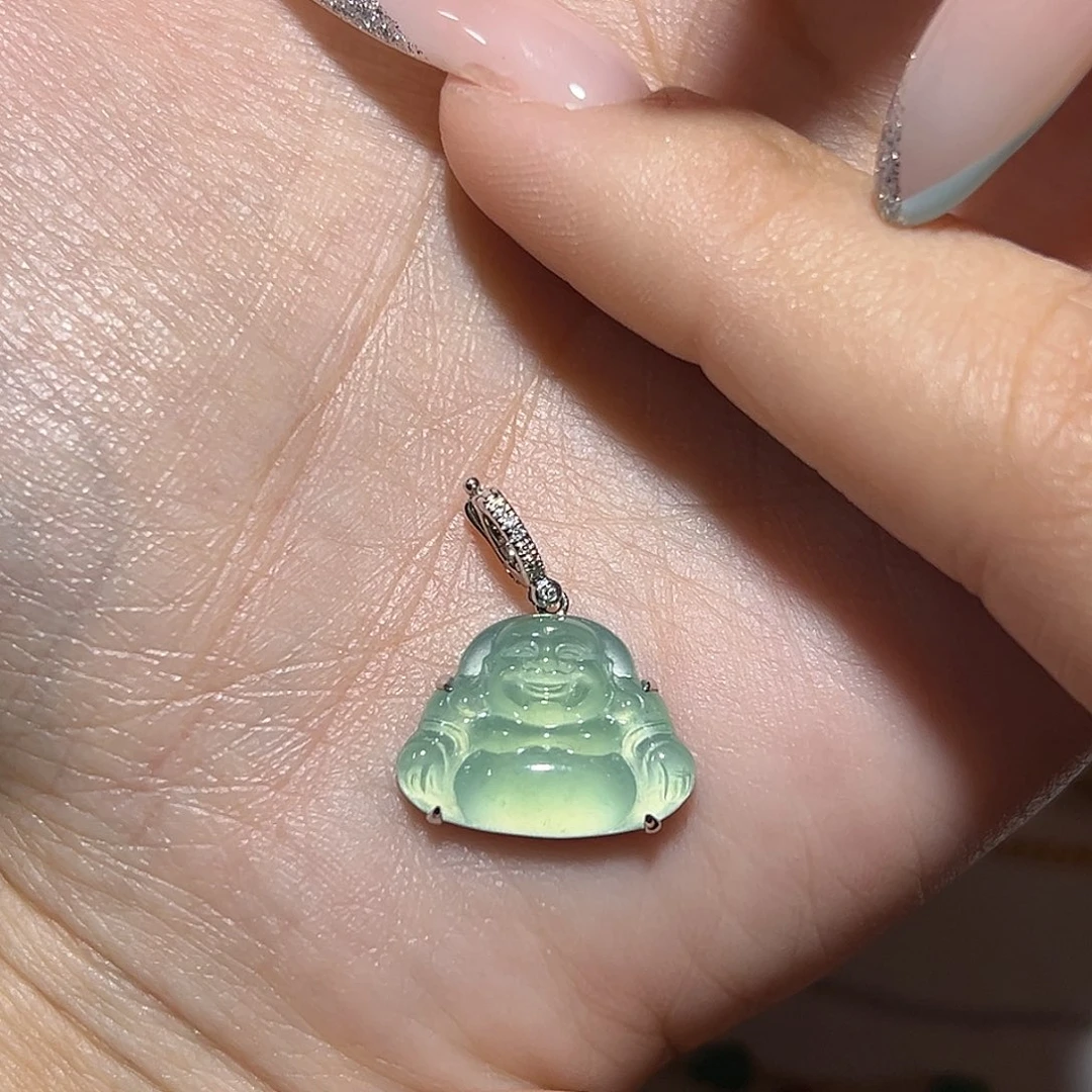 ****️翡翠18K金镶嵌颈饰