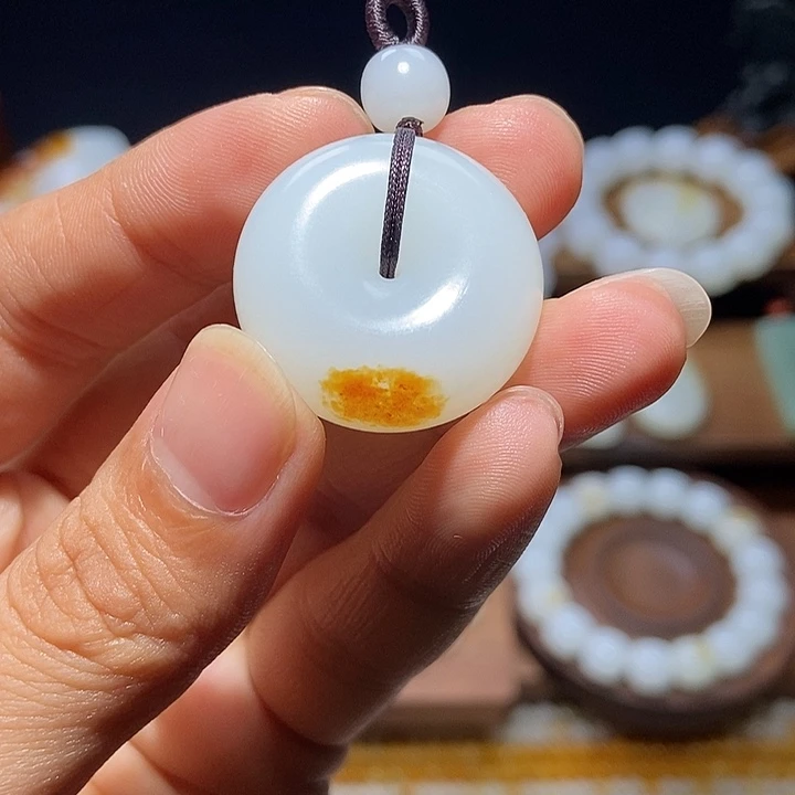 听***^和田玉未镶嵌颈饰