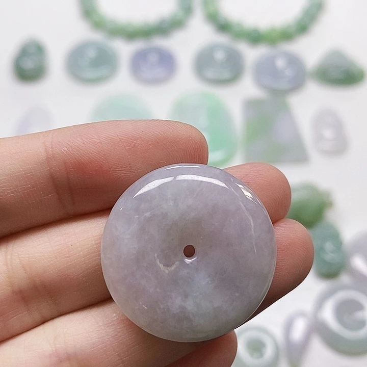 翡翠未镶嵌颈饰平安扣