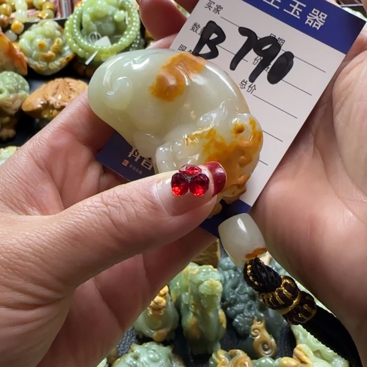 和田玉手把未镶嵌一****猫