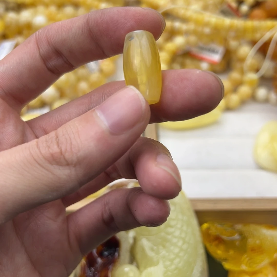 琥珀珠宝奇石未镶嵌