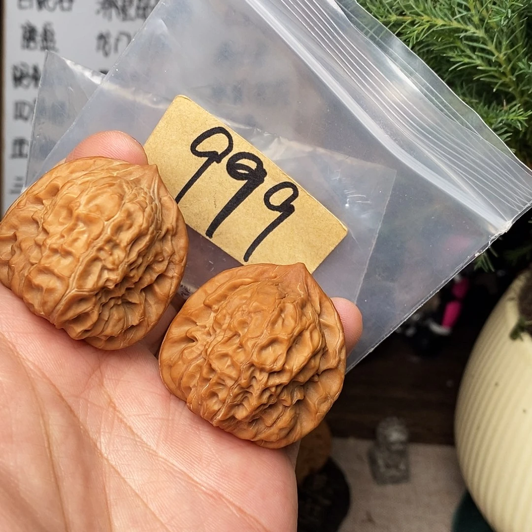 D***E文玩核桃吊坠白蛇谷