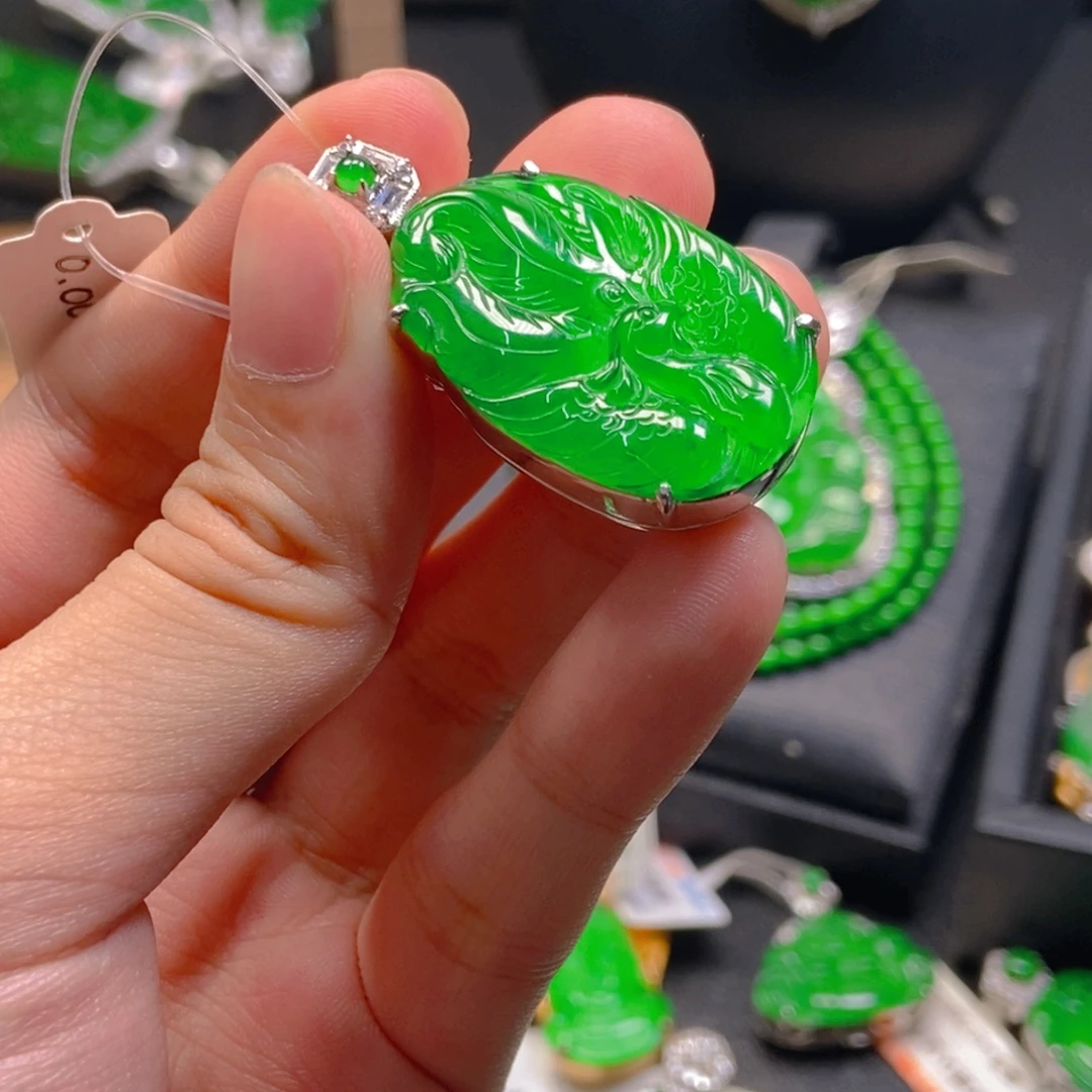 翡翠未镶嵌吊坠(不含链)