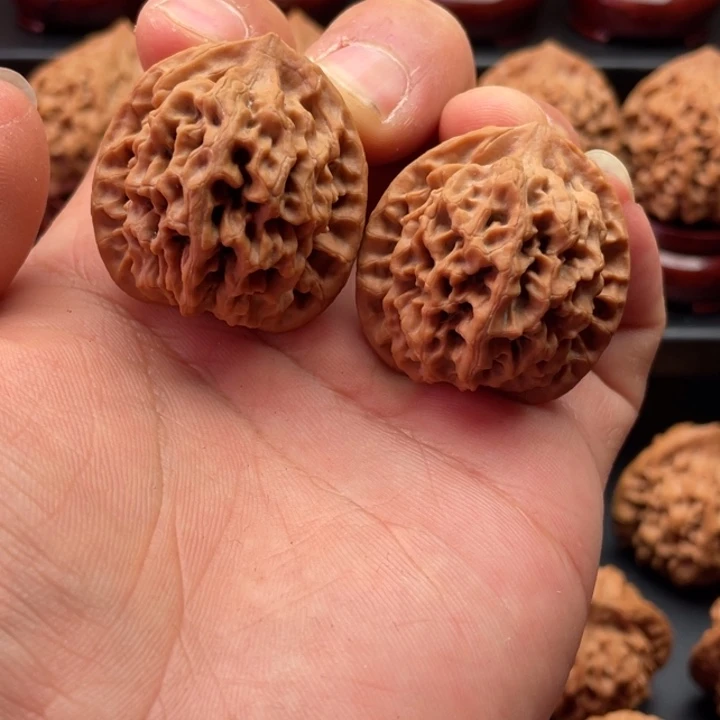 文玩核桃吊坠33尺寸