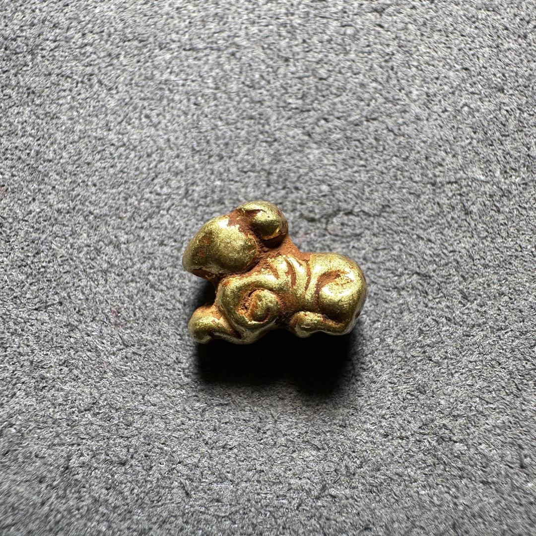 精品老的金子配饰