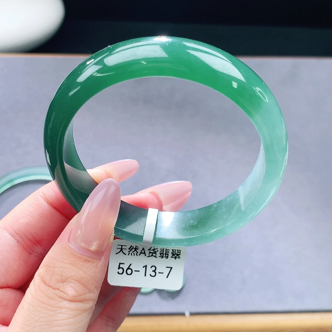 未镶嵌手镯（圆镯）翡翠