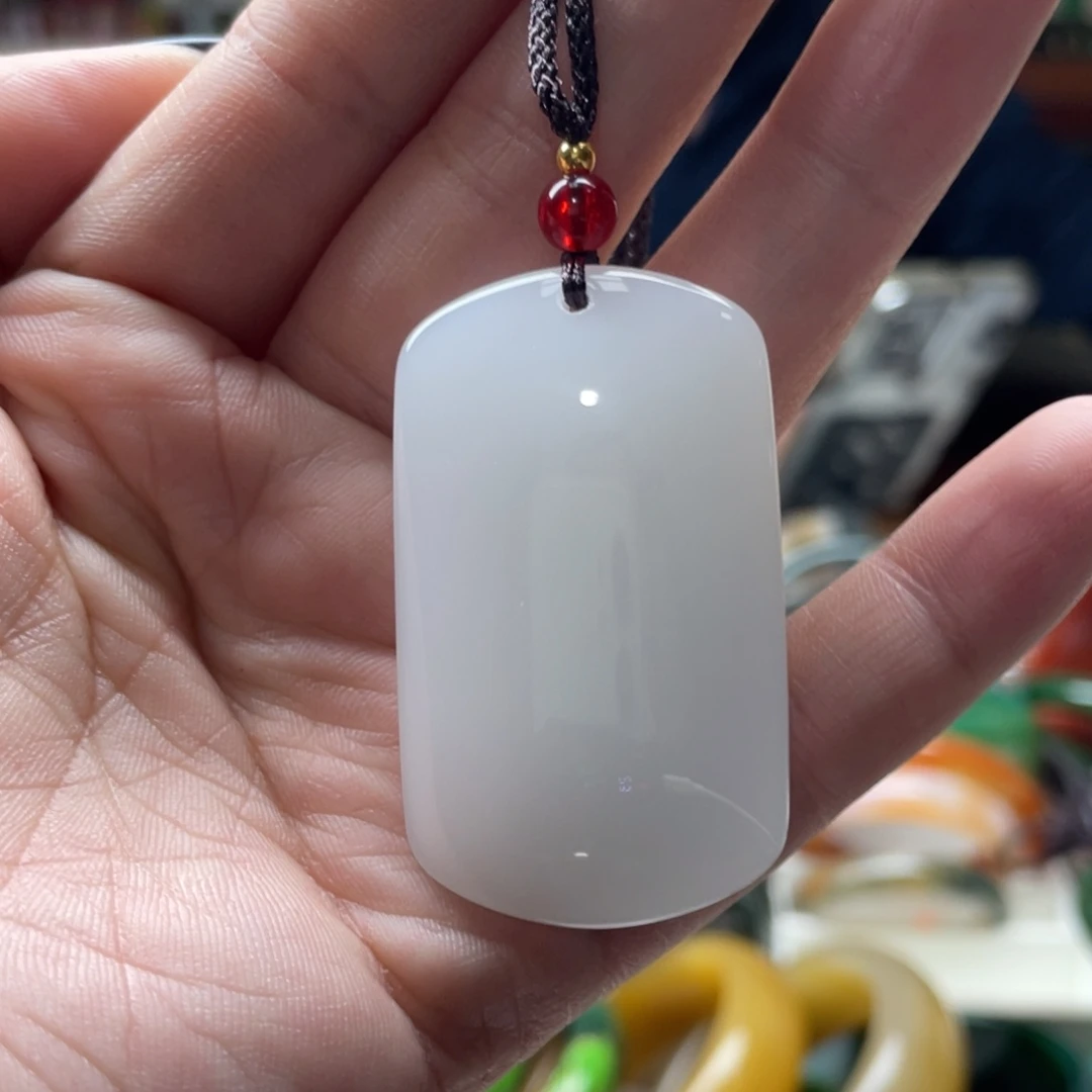 石英质玉未镶嵌颈饰