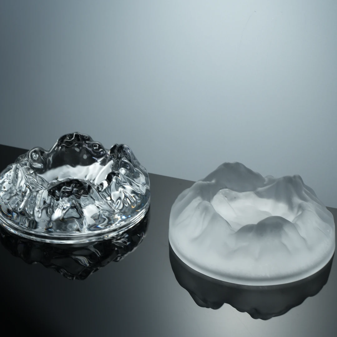 简约INS风透明雪山轻奢创意圆形烟灰缸酒吧烟盅磨砂质感透明摆件