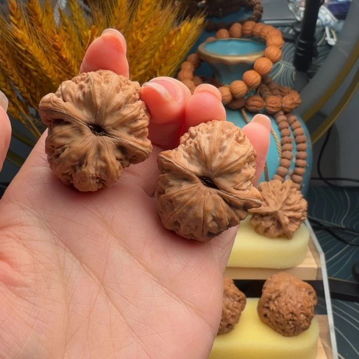 就***.桃核把件元宝 全品39