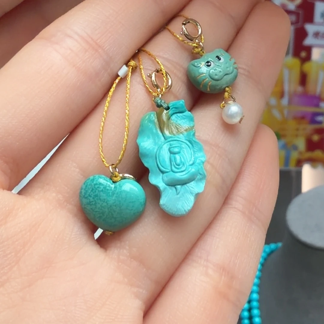 绿松石未镶嵌颈饰