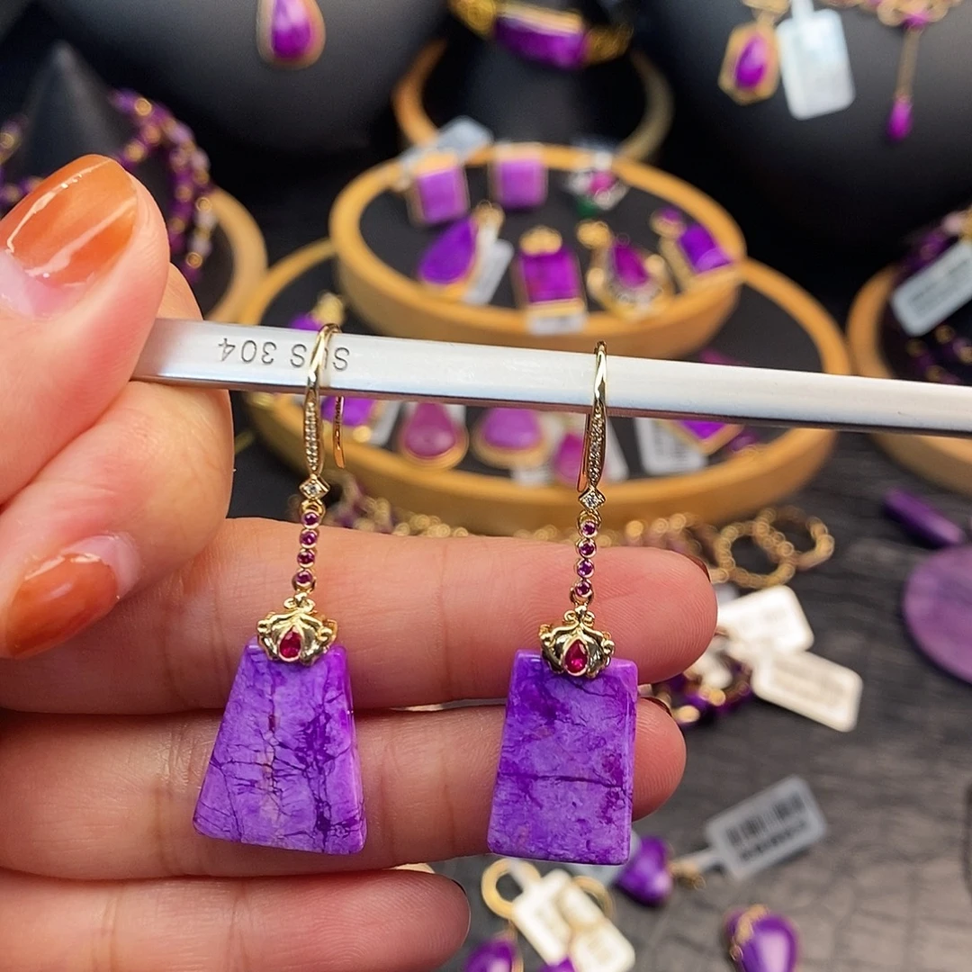 苏纪石（舒俱来）18K金镶嵌耳饰