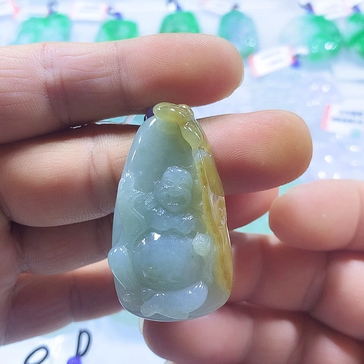 翡翠未镶嵌颈饰天然翡翠吊坠A货