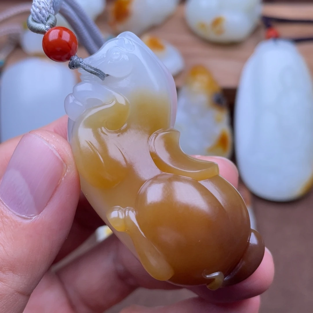 和田玉未镶嵌颈饰