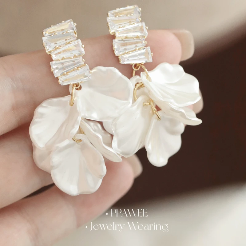 合金耳饰 威尼斯恋人|白色花朵流苏耳饰女夏天锆石耳钉长款海边度