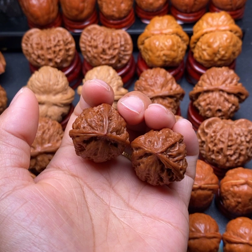 【闪购商品】文玩核桃把件三棱