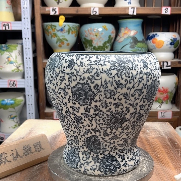 陶鱼尾复古青花陶瓷