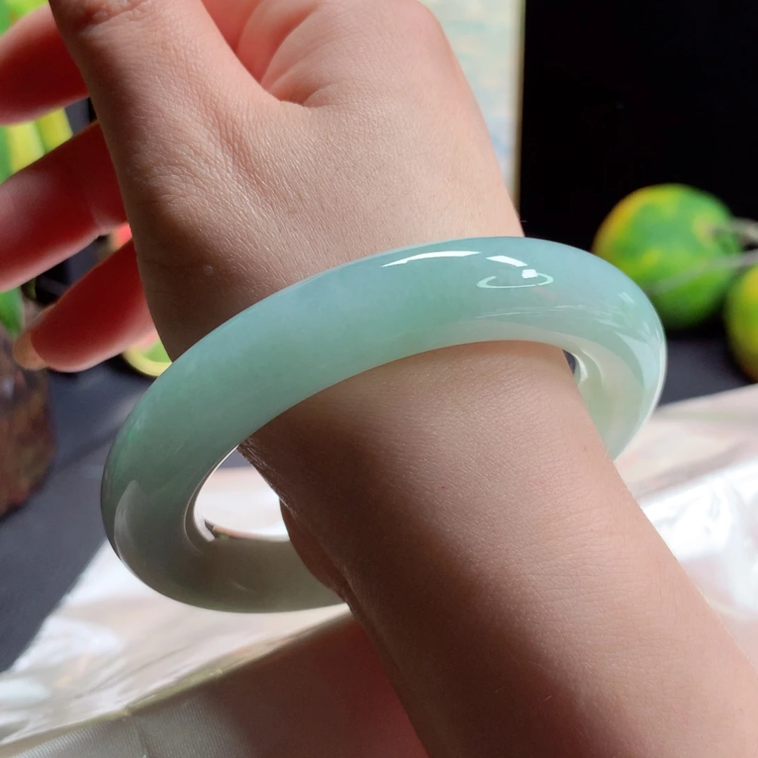 翡翠未镶嵌手镯43胖圆果绿