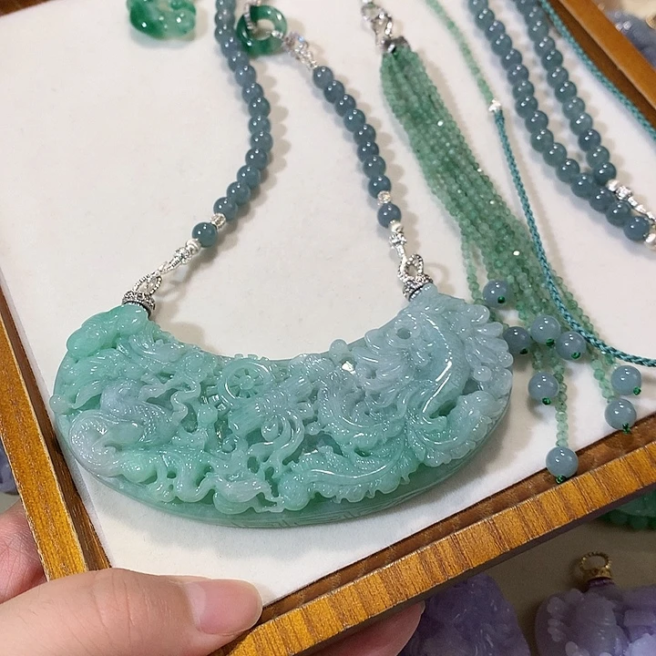 翡翠未镶嵌颈饰翡翠吊坠