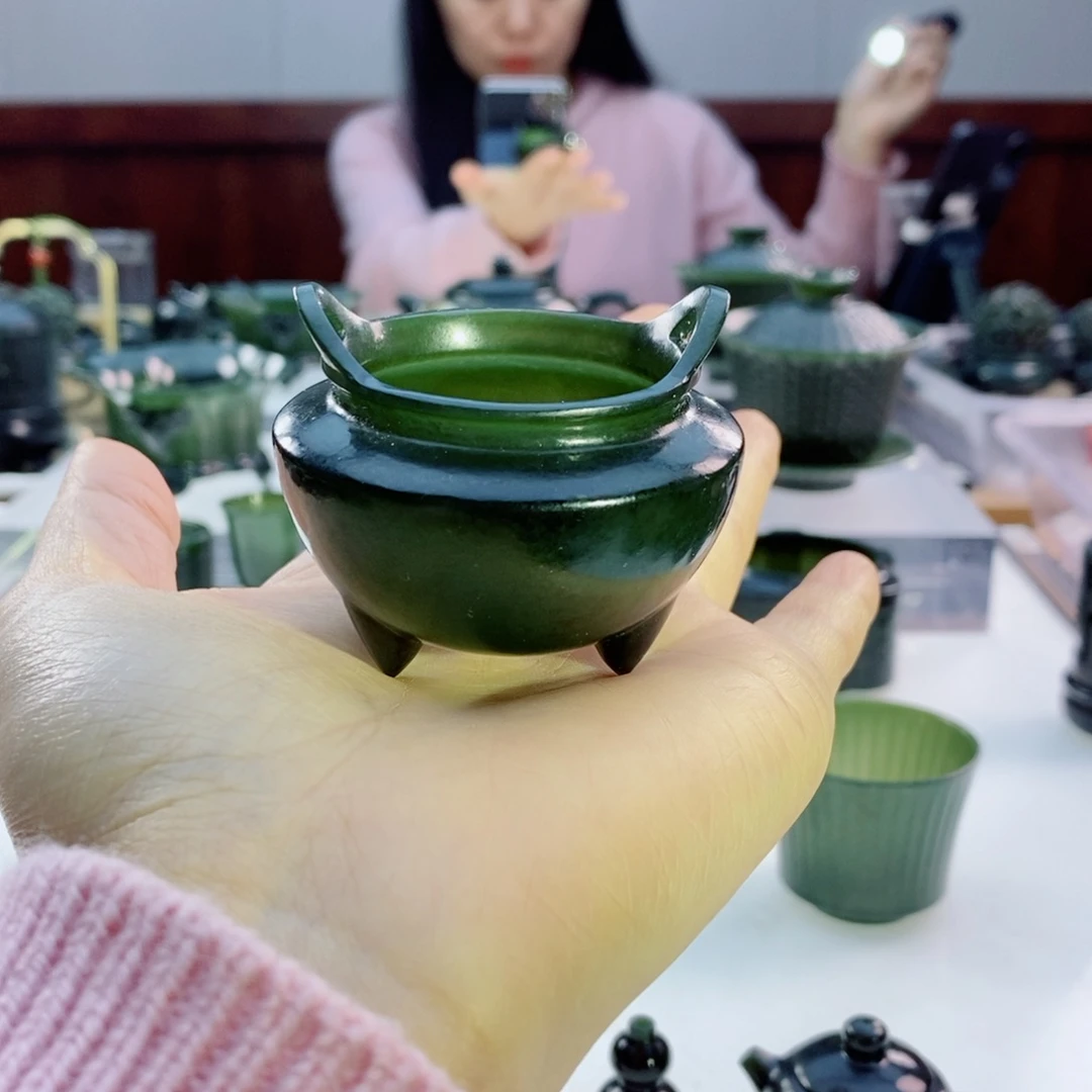 未镶嵌和田玉摆件