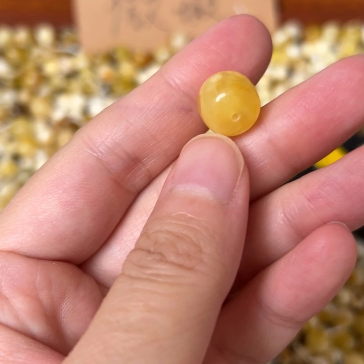 蜜蜡未镶嵌裸石11.6mm一个