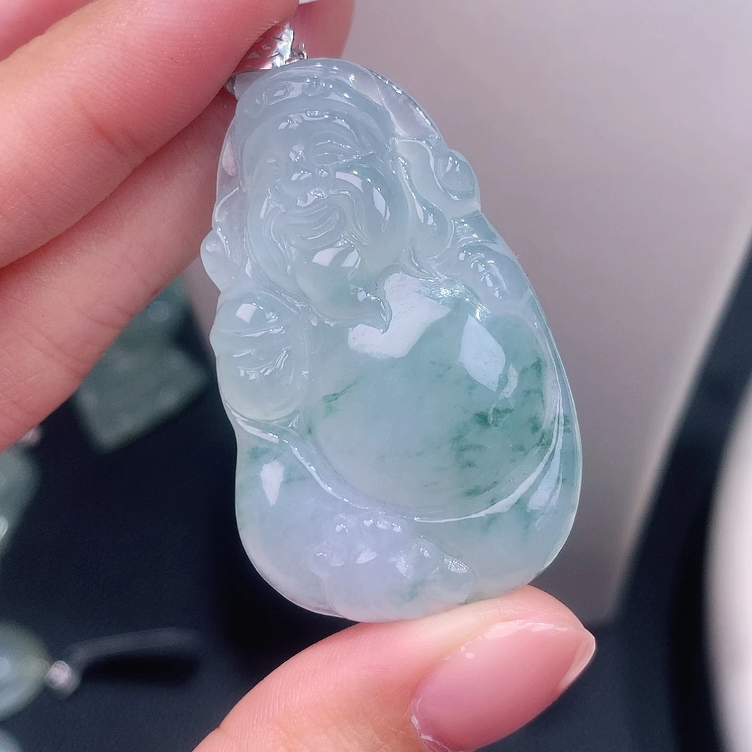 颈饰18K金镶嵌翡翠飘花大财爷