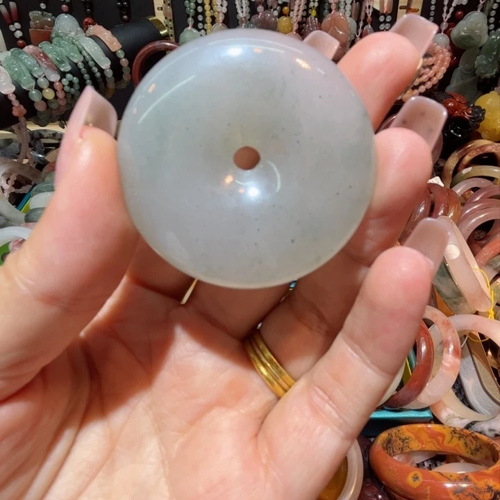 石英质玉手镯未镶嵌小*慧