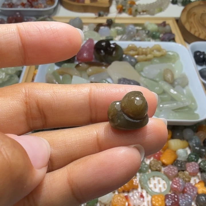 和田玉未镶嵌珠宝半成品