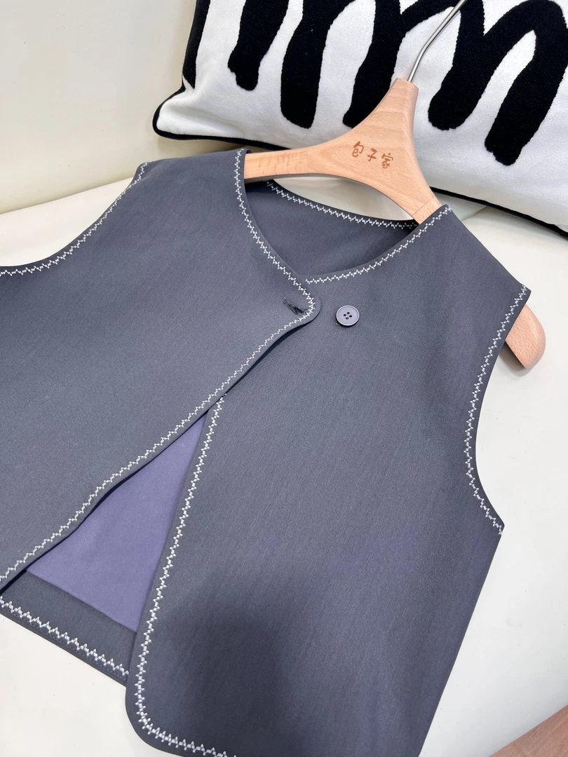 【小灰】小个子轻奢装便携纯色时尚百搭薄款马甲ins韩版宽松型短款