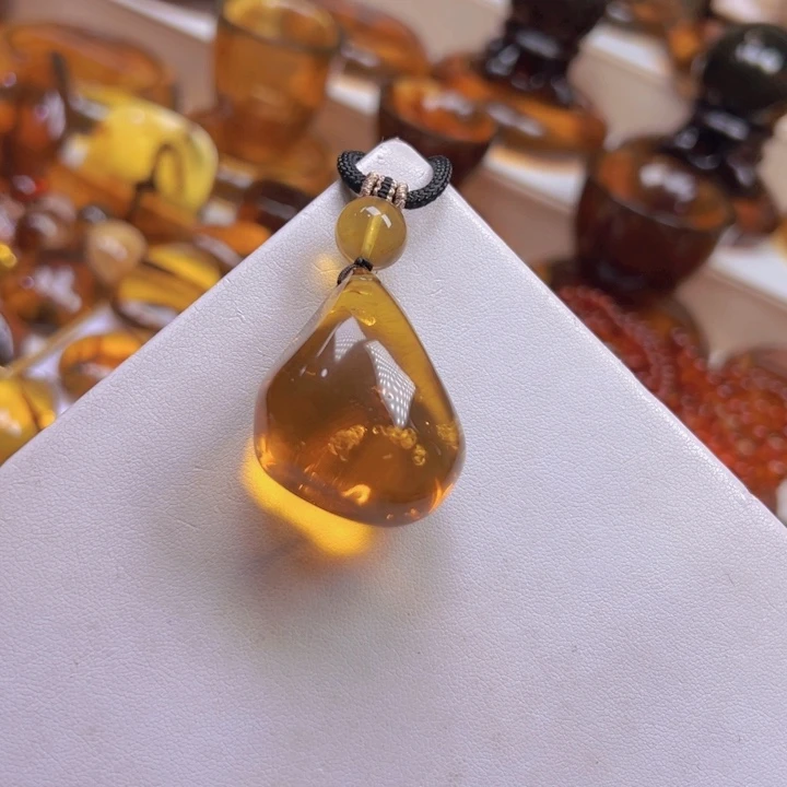 未镶嵌颈饰琥珀天然缅甸琥珀特色干胆吊13.8克