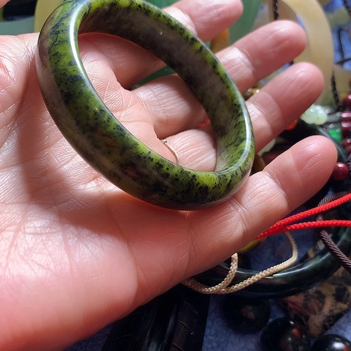 套链未镶嵌透闪石质玉