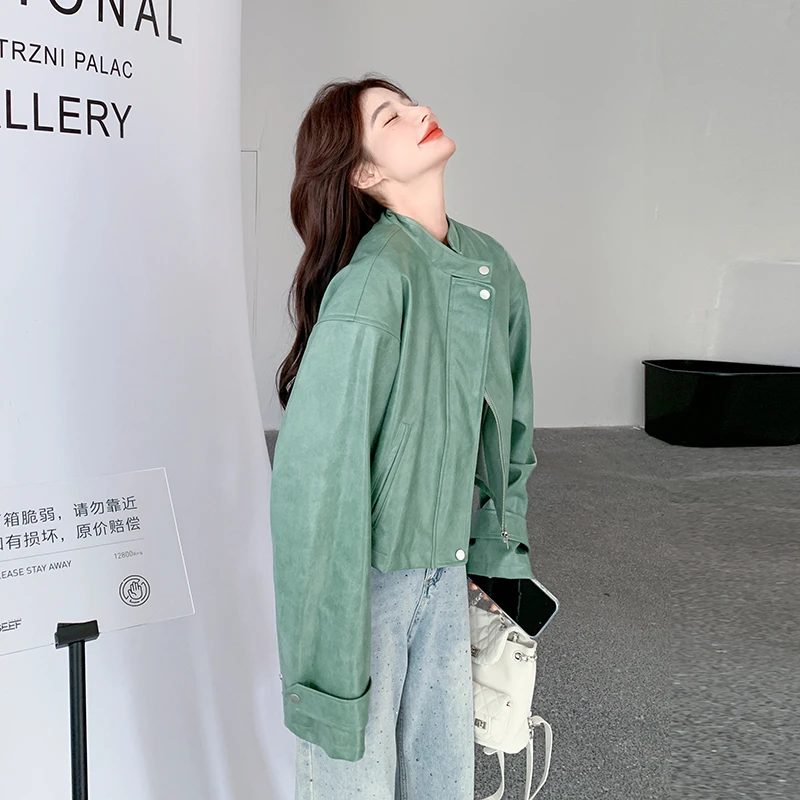 今年流行爆款小个子绿色短外套2025新款韩版独特超好看皮衣夹克女