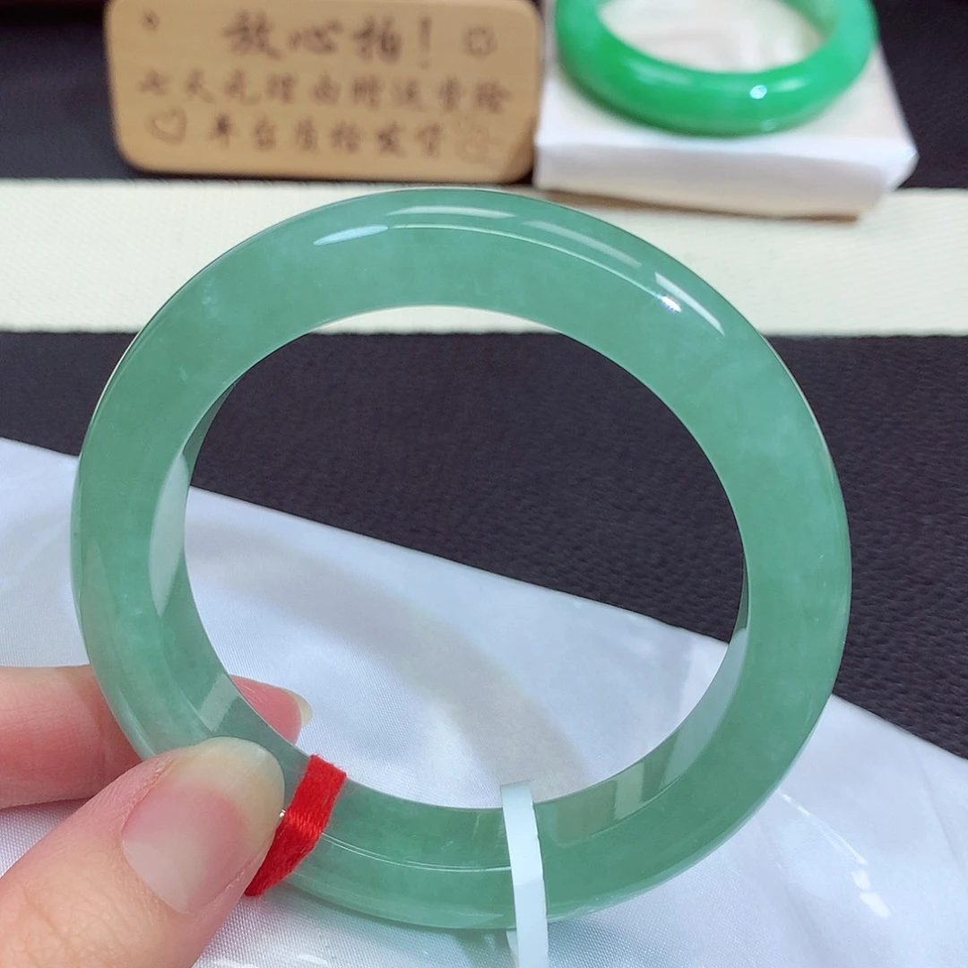 翡翠手镯未镶嵌561