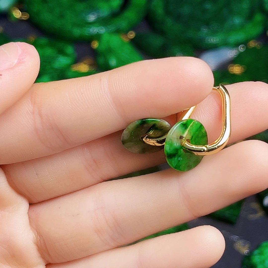 颈饰未镶嵌翡翠多样性