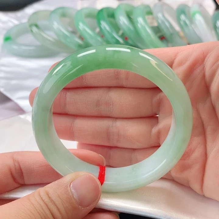 翡翠手镯未镶嵌缅甸A货翡翠手镯