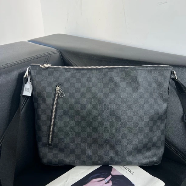95新 LouisVuitton/路易威登 捐金沉珠/棋盘格男士单肩