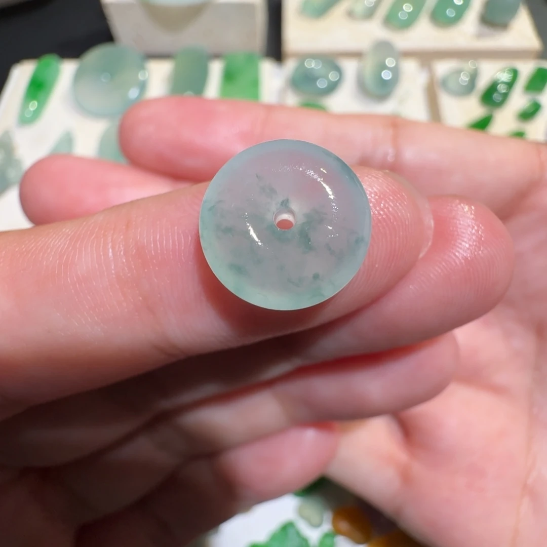 定制翡翠未镶嵌冰种飘花平安扣