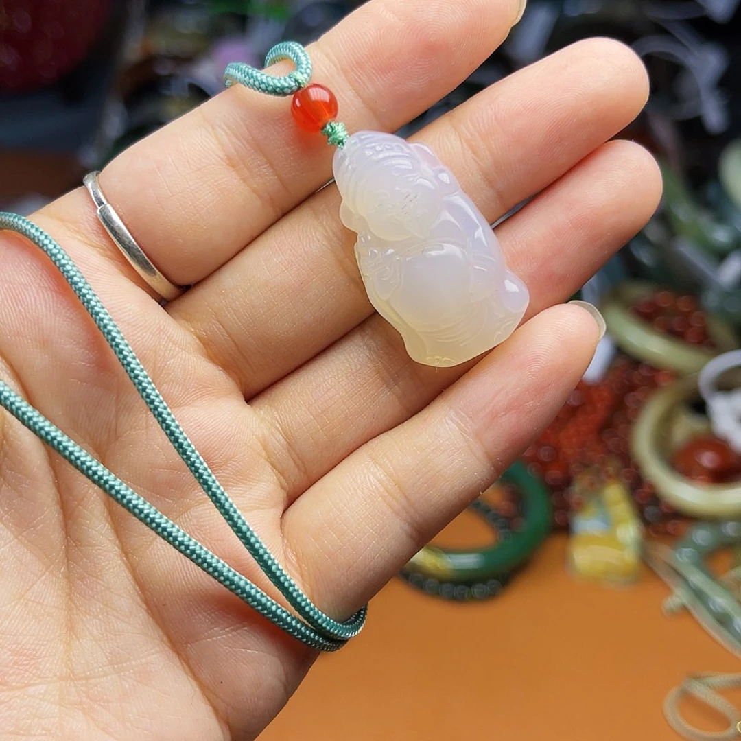 蛇纹石玉未镶嵌颈饰