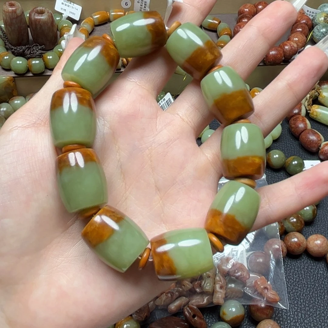 手链未镶嵌透闪石质玉中**浴