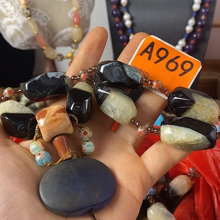 玛瑙/玉髓颈饰未镶嵌